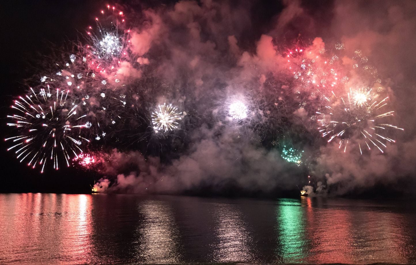 El riesgo de incendio provoca la cancelación masiva de los fuegos artificiales del 14 de julio El riesgo de incendio provoca la cancelación masiva de los fuegos artificiales del 14 de julio